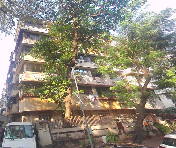 3 BHK Semi Furnished in Vishwa Mahal , Churchgate